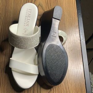 White women’s italian shoemakers size11